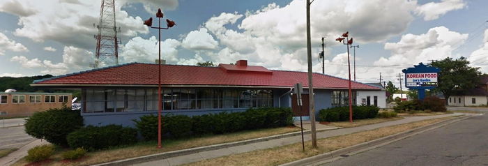 Howard Johnsons Restaurant - Kalamazoo - 1844 S Westnedge Ave (newer photo)